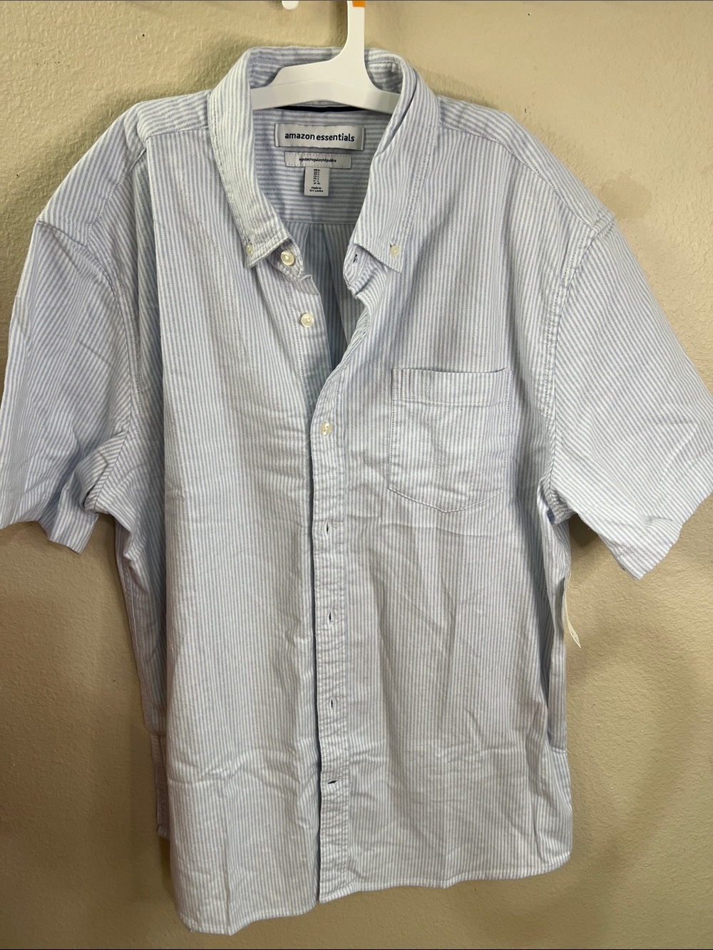 Amazon Essentials Light Blue and White Striped Short-Sleeve Button-Down Shirt